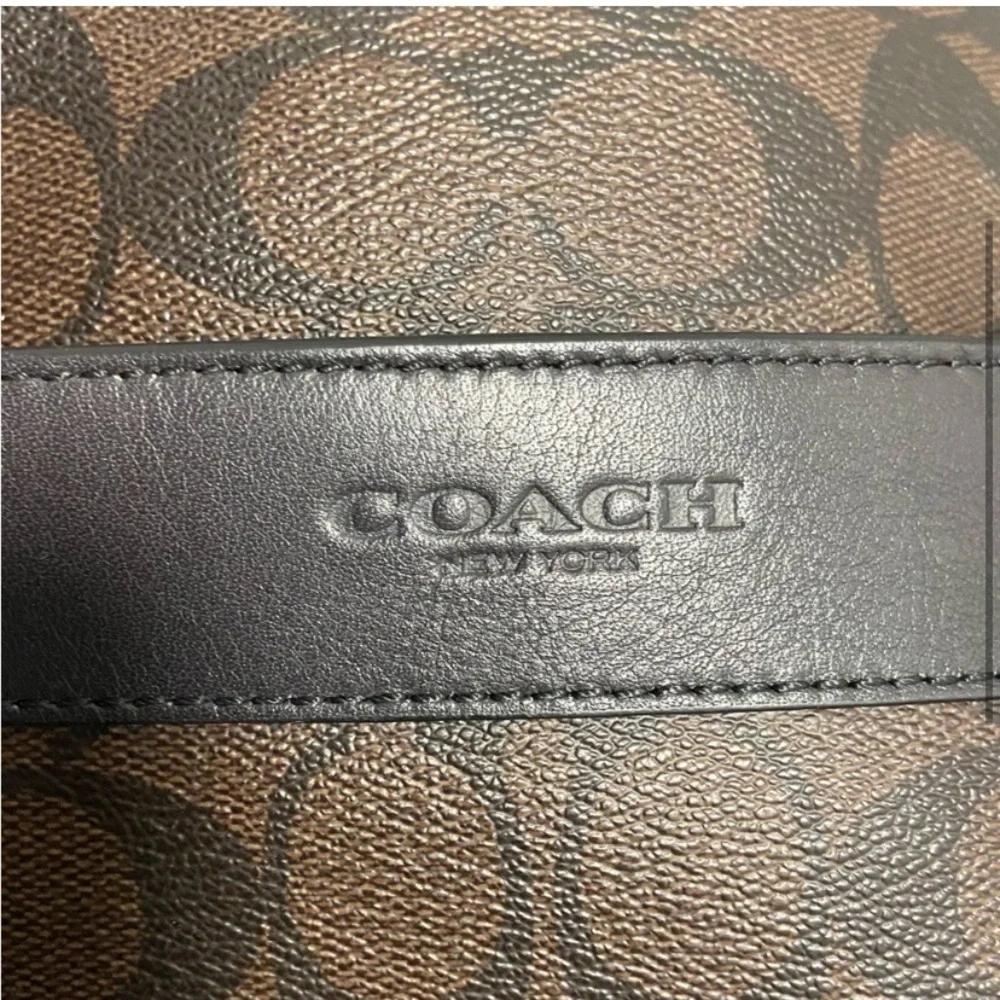 (Unistyle) NWOT Coach Leather Charles Pack w/Deep
Brwn/Blk Signature Coach Print - Picture 3 of 10